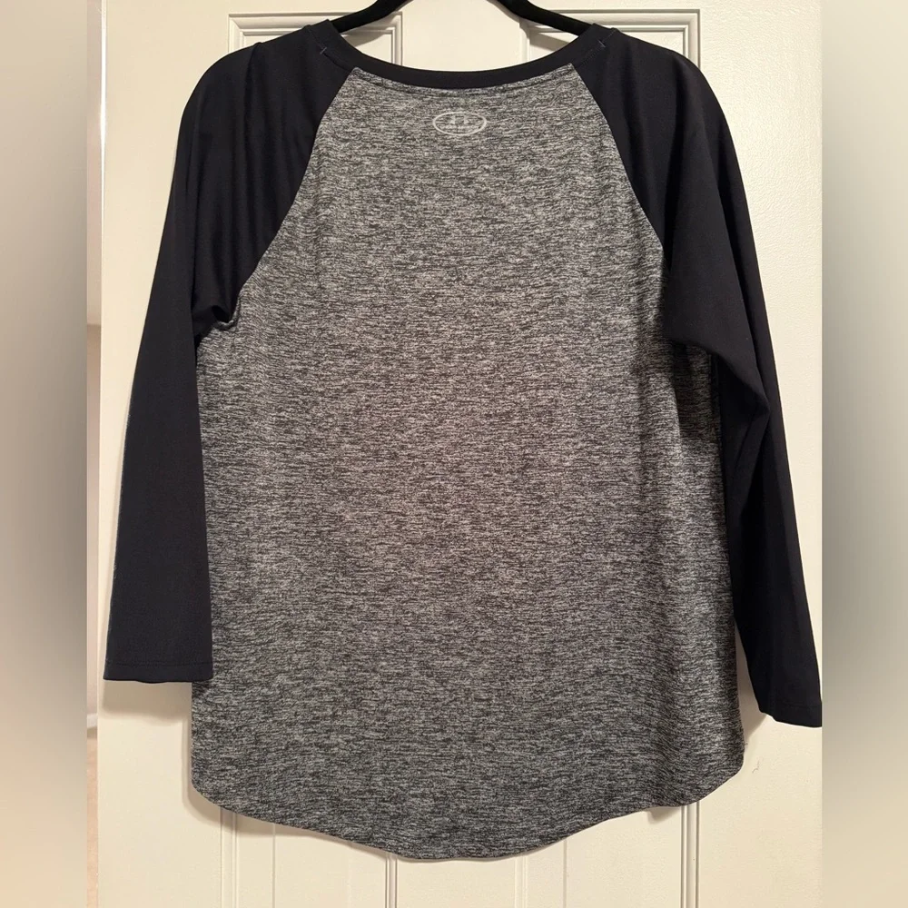 Under Armour Women’s Gray Black 3/4 Sleeve Athletic Top Medium - Picture 3 of 3